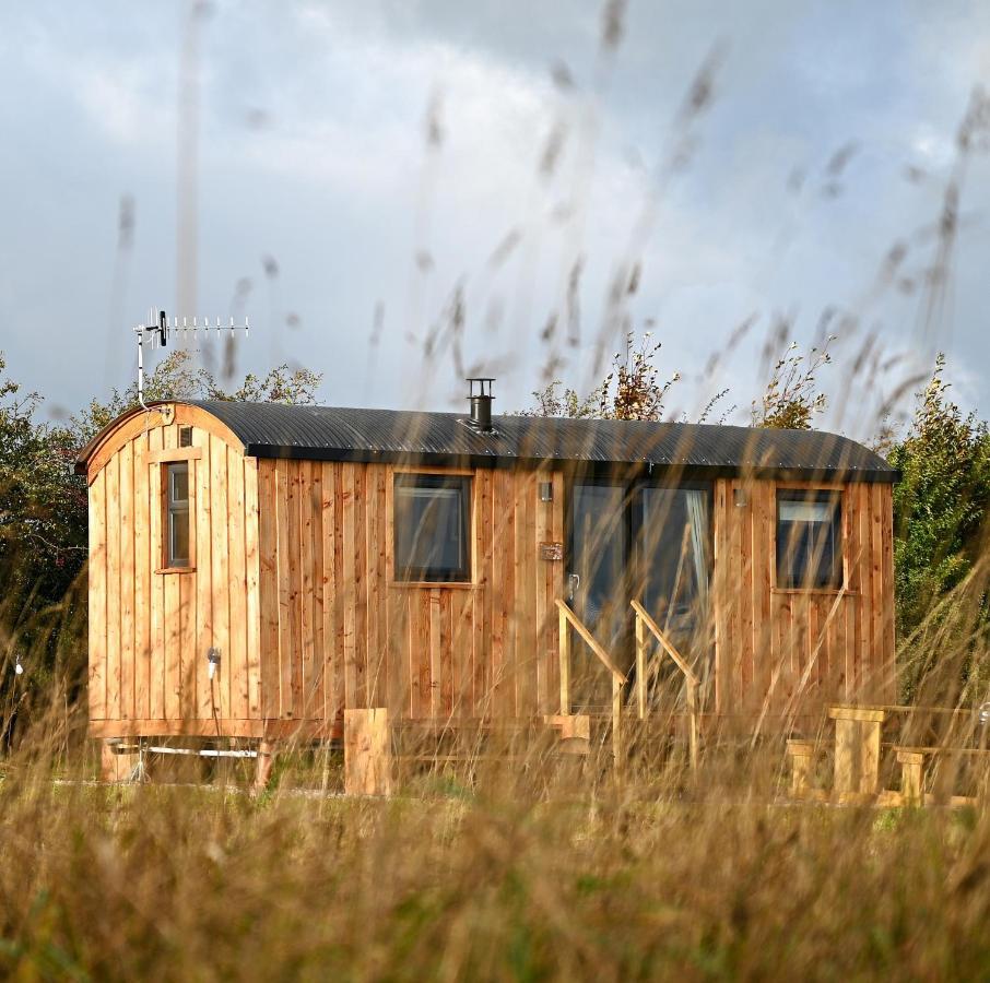 Luxury Shepherd Hut In The Peak District Bakewell Exterior photo