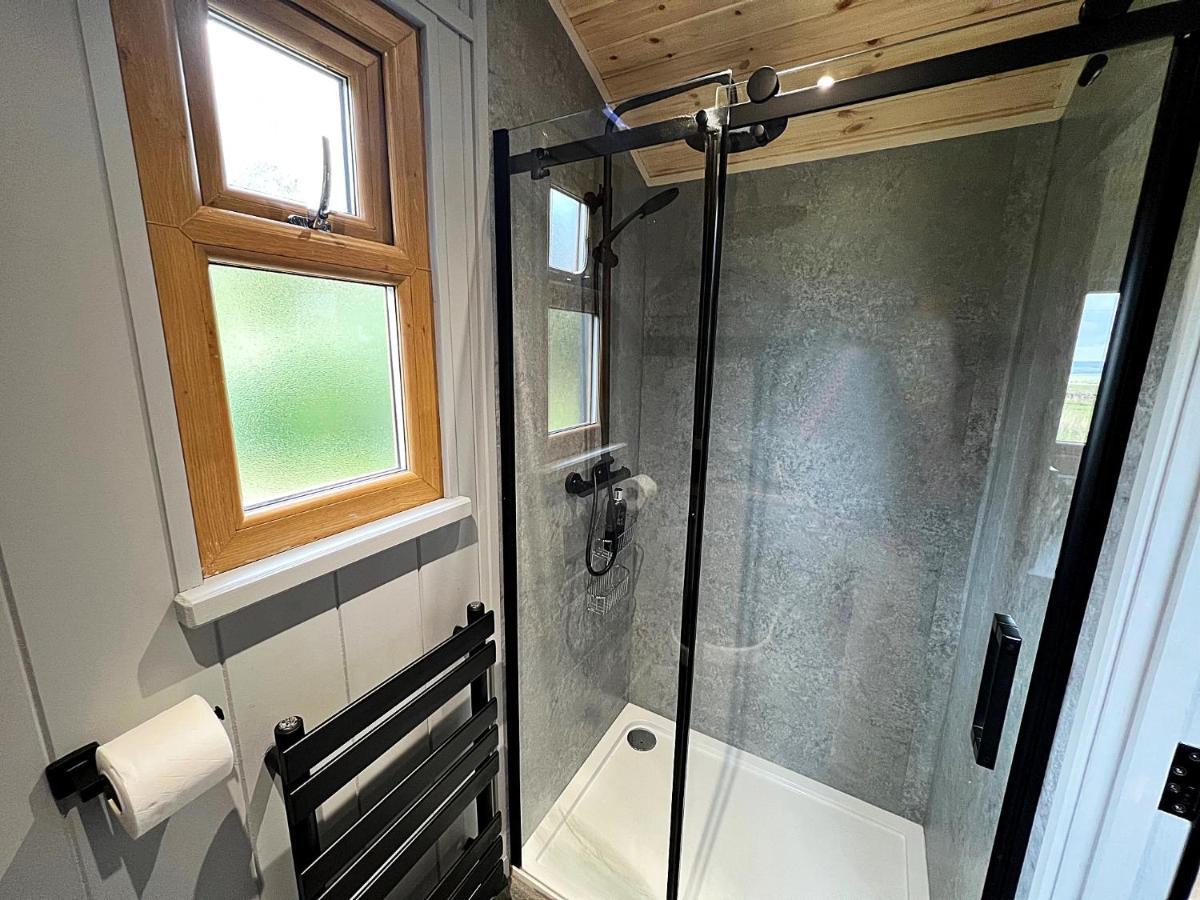 Luxury Shepherd Hut In The Peak District Bakewell Exterior photo